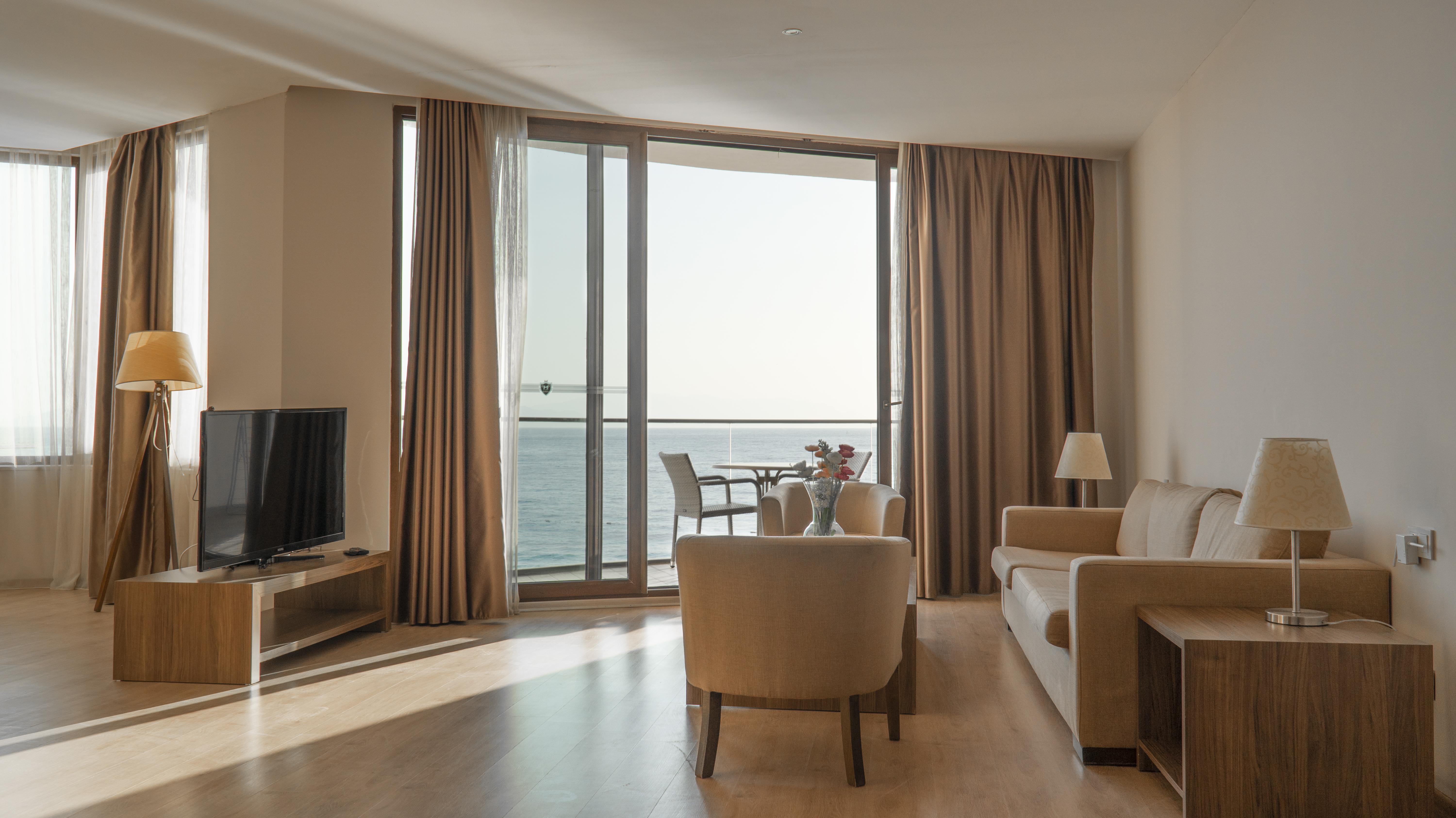 Ladies Beach Suite Hotel (Adults Only) Kuşadası Buitenkant foto