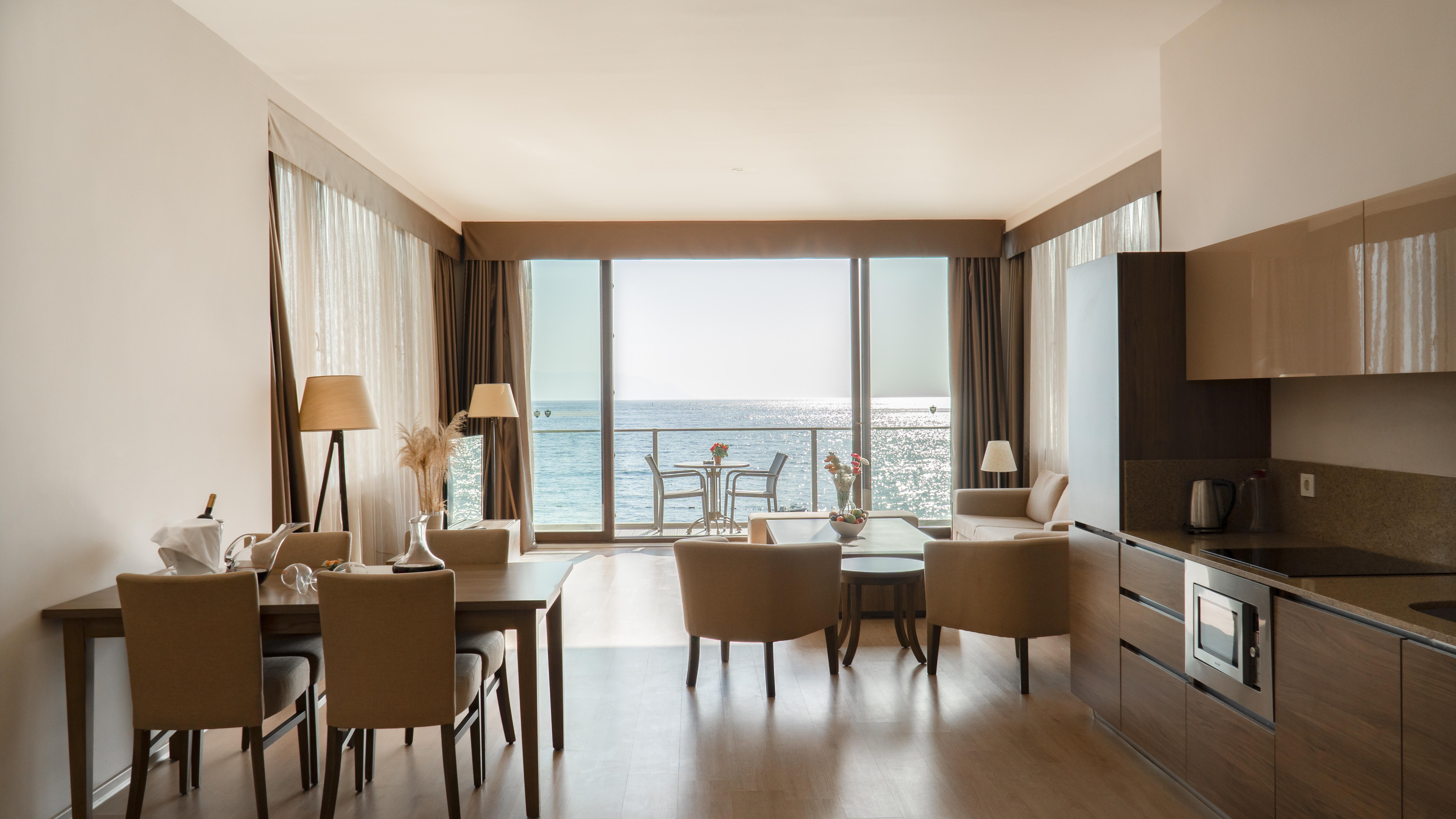 Ladies Beach Suite Hotel (Adults Only) Kuşadası Buitenkant foto