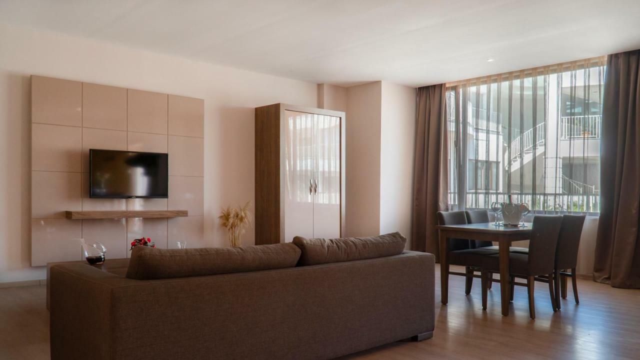 Ladies Beach Suite Hotel (Adults Only) Kuşadası Buitenkant foto